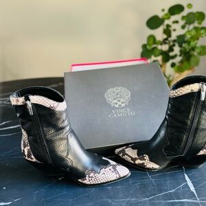 Vince Camuto ankle boots size 37, excellent condition with box. Just wore twice